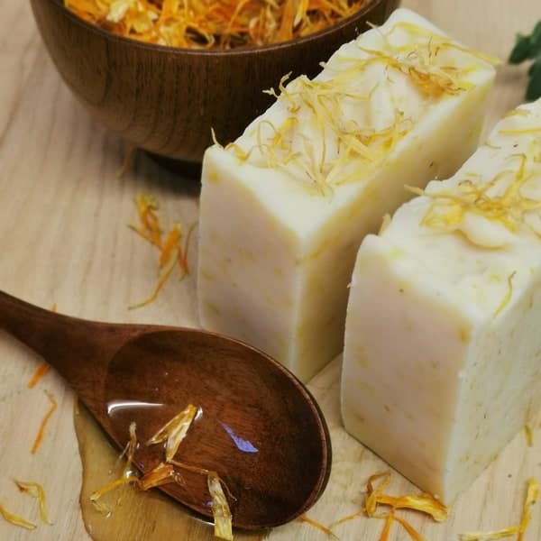 Calendula & lemongrass soap bar — Ruby & Elm Herbal Boutique